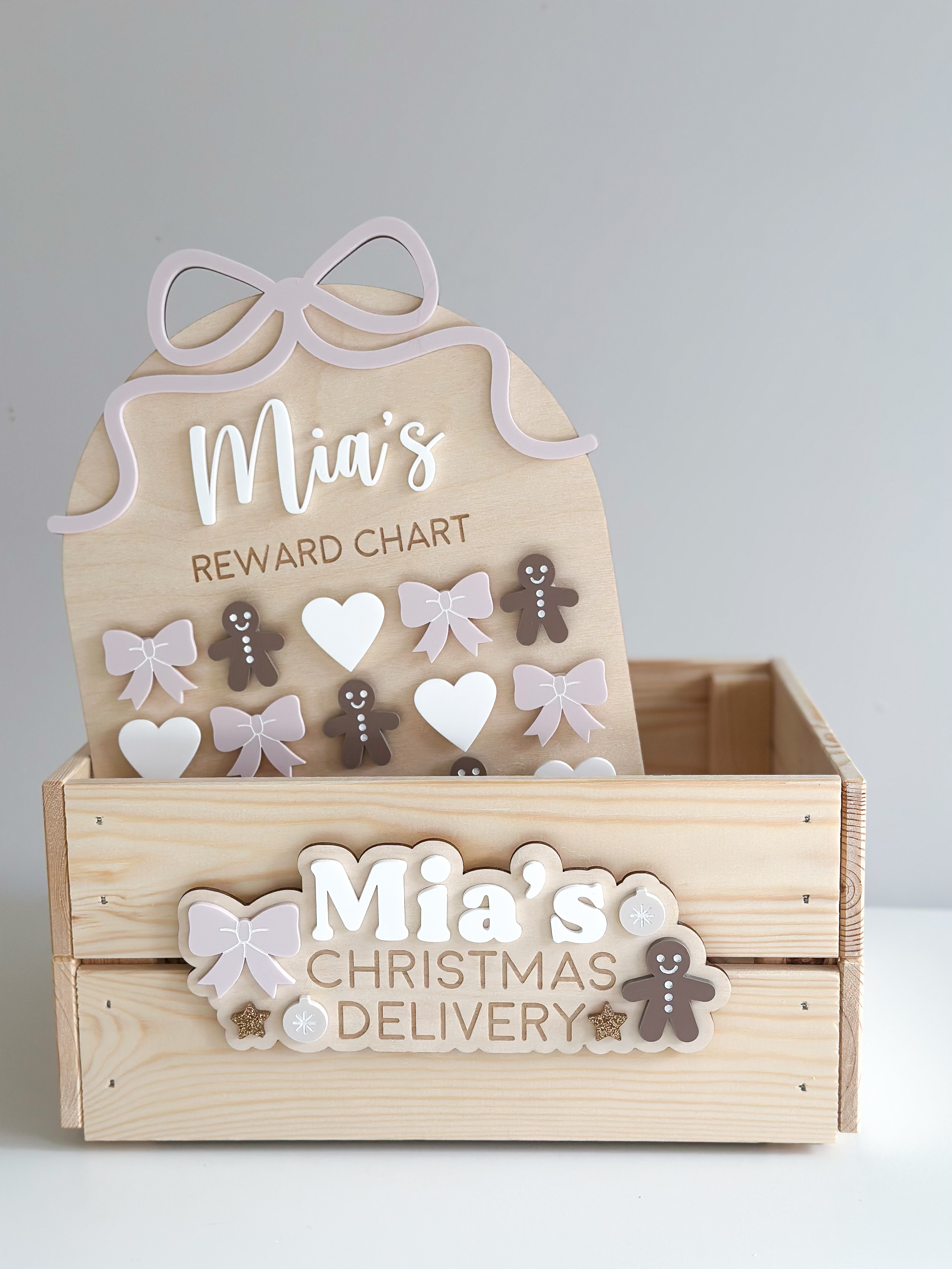 Interchangeable Personalised Christmas Crate (Bow & Gingerbread Man) image 3